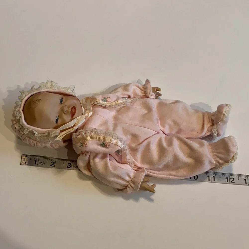 Ashton Drake Meagan Rose 1993 Collectable Porcelain Doll 12” Vintage (e) - Picture 9 of 11